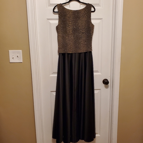 Arianna by Rachel Kaye Long Sleeveless Formal Evening Gown w/ Leopard Print - 10 - Picture 8 of 9